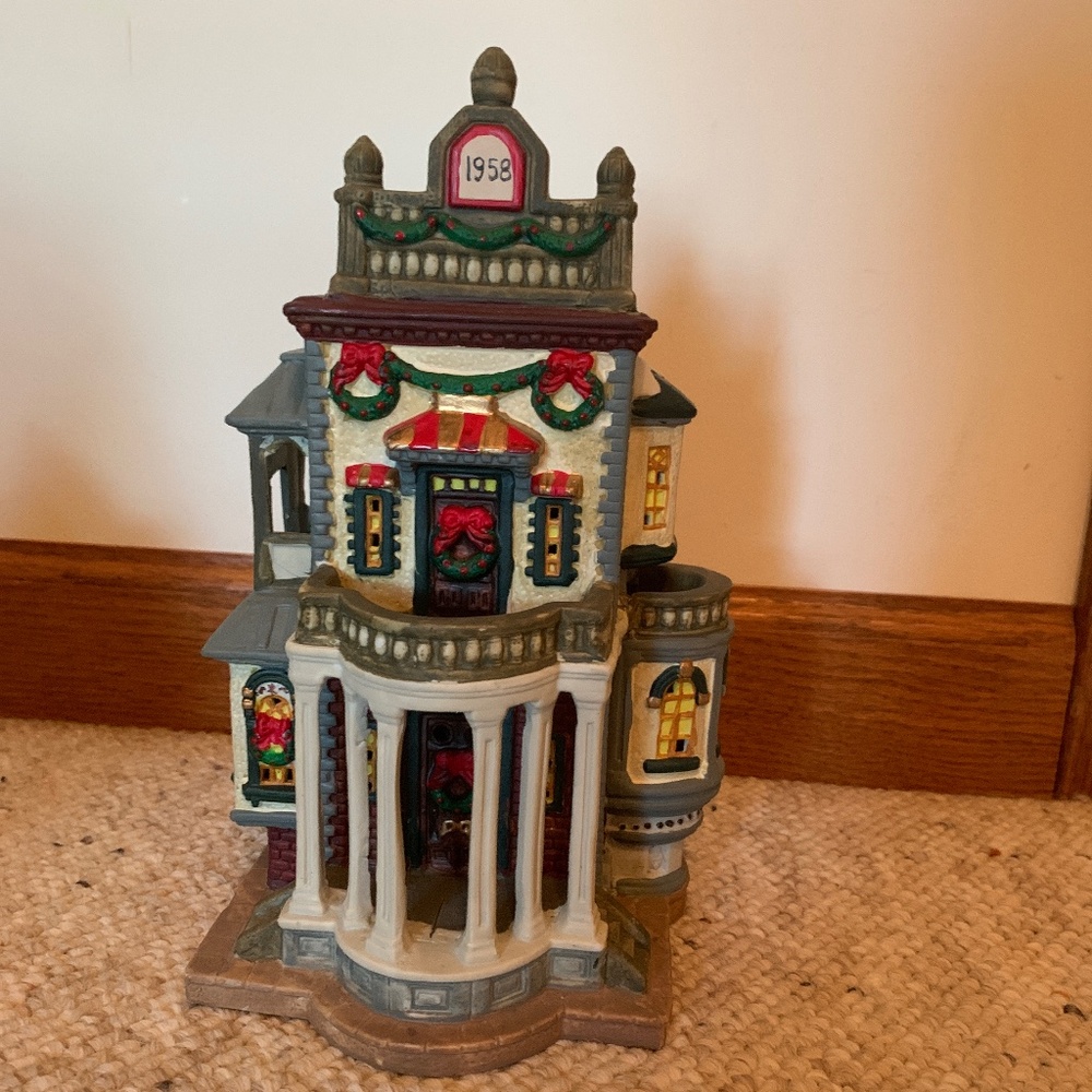 Santa’s Workbench 2000 Moorfoot Manor